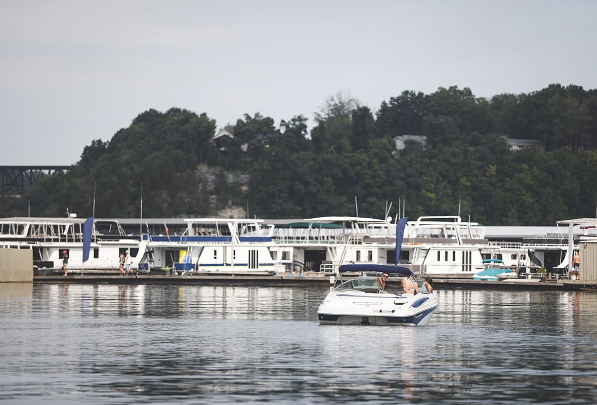 Boat coming in to port