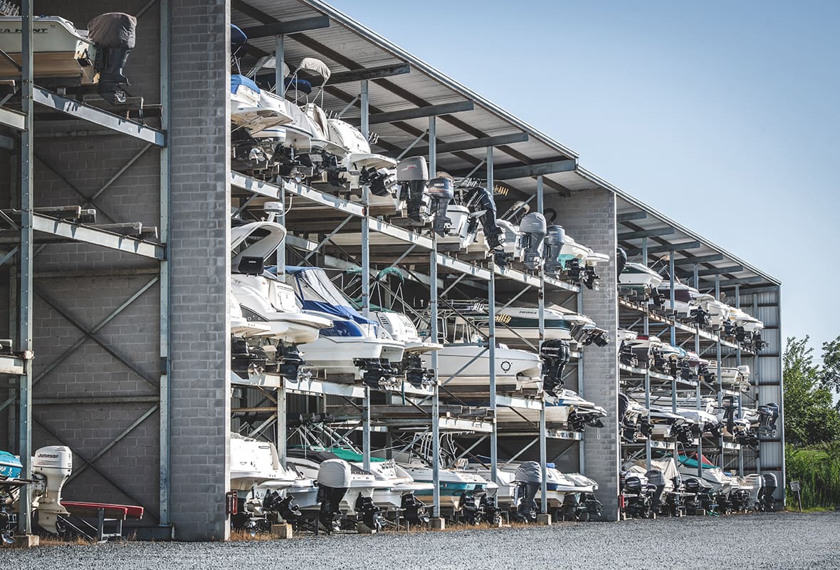 Dry, covered storage facility